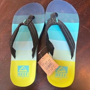 REEF boys flip flops sandals size 6/7